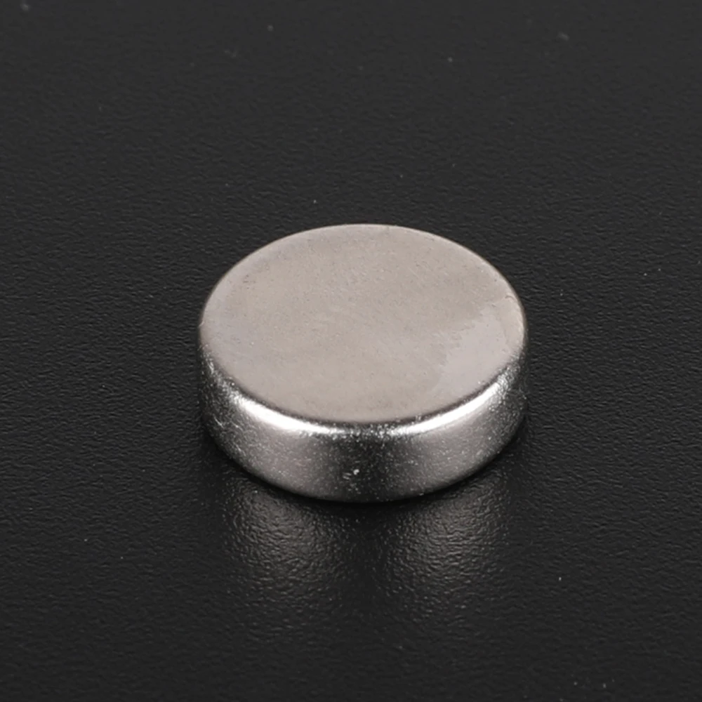 100pcs N35 round magnet 12x4mm 12*4mm 12X4mm permanent neodymium magnet ndfeb super strong powerful magnets
100pcs N35 round magnet 12x4mm 12*4mm 12X4mm permanent neodymium magnet ndfeb super strong powerful magnets