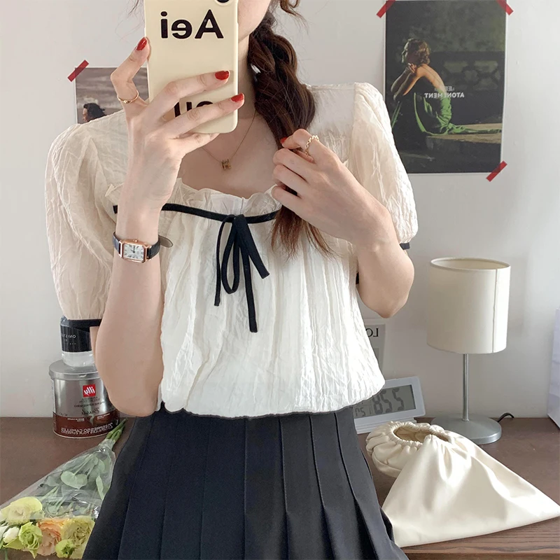 French Style Elegant Lace-up Bow Square Collar Blouse Women Fashion Puff Sleeves Summer Tops Sweet Woman Casual Loose Blouses
French Style Elegant Lace-up Bow Square Collar Blouse Women Fashion Puff Sleeves Summer Tops Sweet Woman Casual Loose Blouses