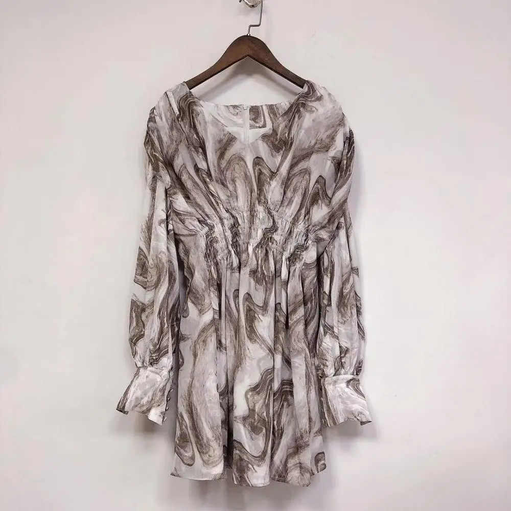 Printed Short Robe Women V-neck Elaist Waist Long Sleeve Mini Dress 2021 Spring
Printed Short Robe Women V-neck Elaist Waist Long Sleeve Mini Dress 2021 Spring