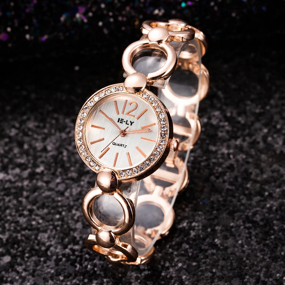 2019 New Ladies Quartz Watch Creative Bracelet Watch Young Ladies Waterproof Gold Watch Girl Romantic Gift Zegarek Mujer
2019 New Ladies Quartz Watch Creative Bracelet Watch Young Ladies Waterproof Gold Watch Girl Romantic Gift Zegarek Mujer