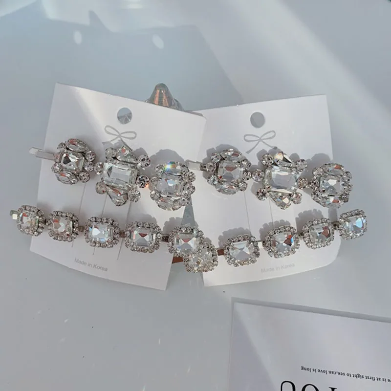 Korean Crystal Hair Clips Temperament Rhinestone Alloy Elegant Barrettes Hairpins Women Hair Accessories Word Clip Styling Tool
Korean Crystal Hair Clips Temperament Rhinestone Alloy Elegant Barrettes Hairpins Women Hair Accessories Word Clip Styling Tool