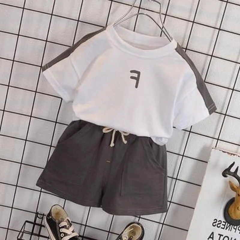 Boys summer suit 2021 new middle and small children clothes baby summer casual short-sleeved two-piece suit
Boys summer suit 2021 new middle and small children clothes baby summer casual short-sleeved two-piece suit