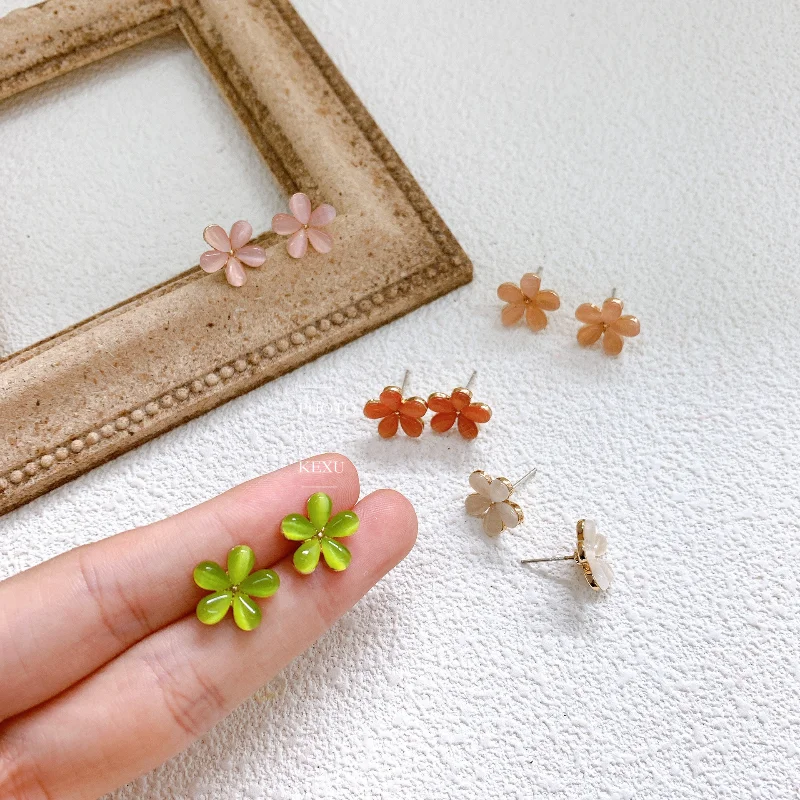 Vintage Gentle Bright Green Pink Cat Eye Flower Earrings Jewelry for Women Japanese Fresh 925 Silver Needle Earring Ear Clips
Vintage Gentle Bright Green Pink Cat Eye Flower Earrings Jewelry for Women Japanese Fresh 925 Silver Needle Earring Ear Clips