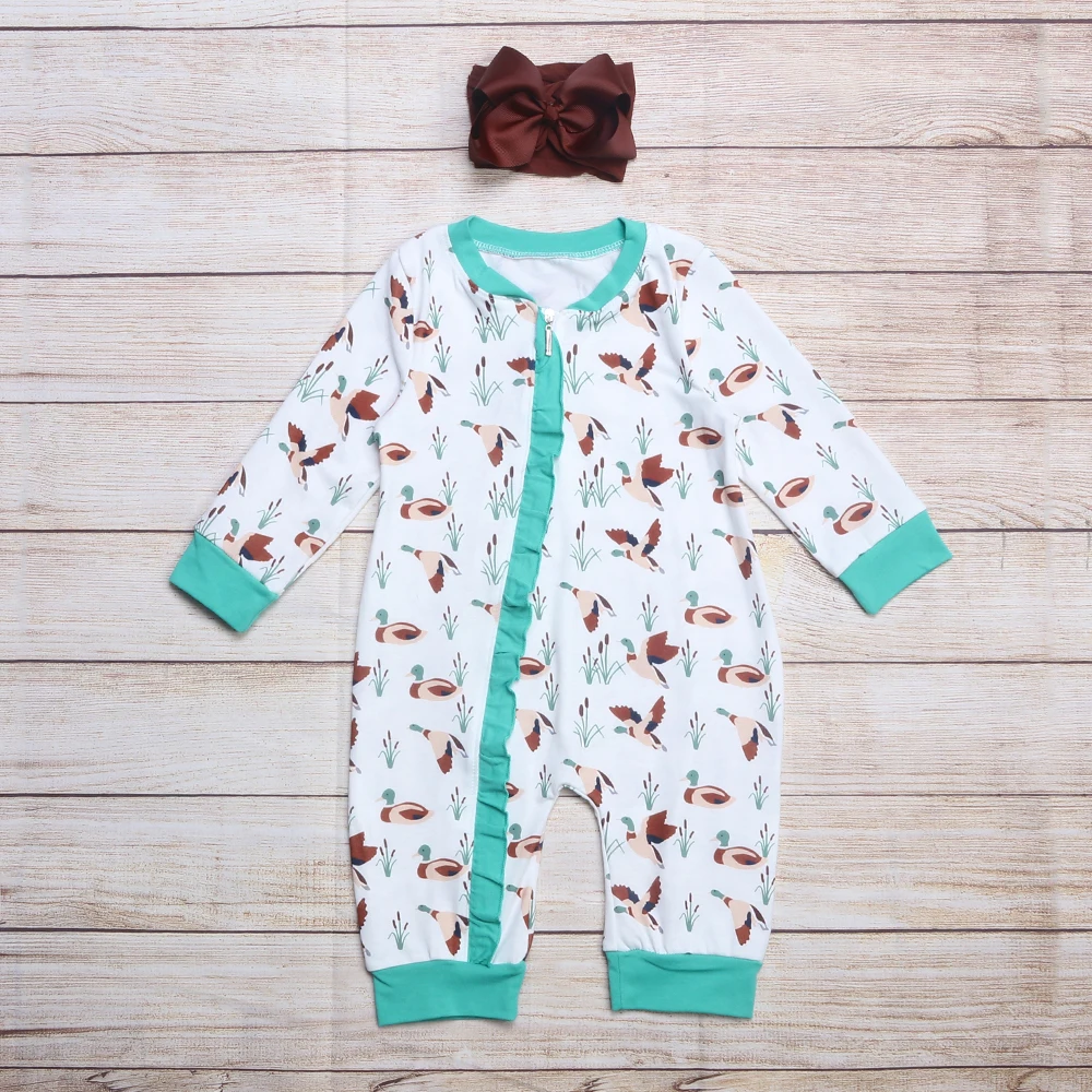 Осенняя одежда для девочек, белые зеленые манжеты с длинным рукавом и рисунком дикой утки и камышей 
Осенняя одежда для девочек, белые зеленые манжеты с длинным рукавом и рисунком дикой утки и камышей