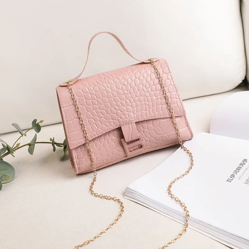 2020 fashion Shoulder Bag Chains Messenger Bag Fashion Girls Casual Handbag Simple Leisure Personality Small Square Women Bag
2020 fashion Shoulder Bag Chains Messenger Bag Fashion Girls Casual Handbag Simple Leisure Personality Small Square Women Bag