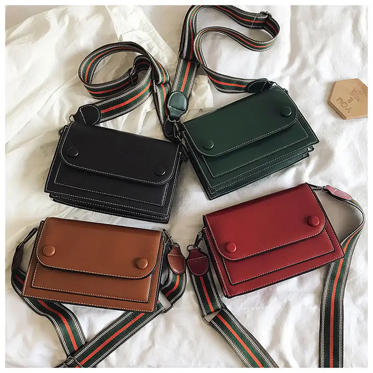 Spring and summer 2021 new hand-held cross-body all-match super hot lady bag one-shoulder foreign style small square bag
Spring and summer 2021 new hand-held cross-body all-match super hot lady bag one-shoulder foreign style small square bag