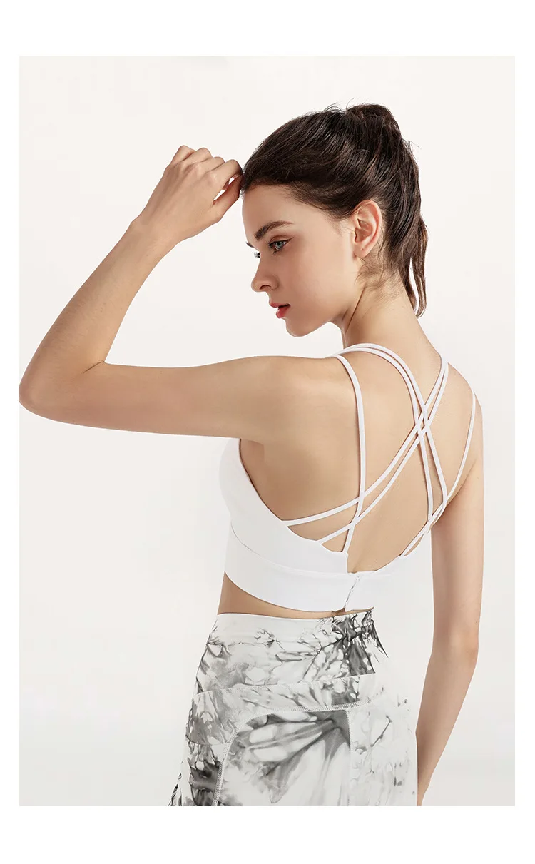 3 Color Sports Bras New Style Nude Quick Drying Underwear Women's Fitness Running Yoga Top Backless Sexy Shockproof Buckle Vest
3 Color Sports Bras New Style Nude Quick Drying Underwear Women's Fitness Running Yoga Top Backless Sexy Shockproof Buckle Vest