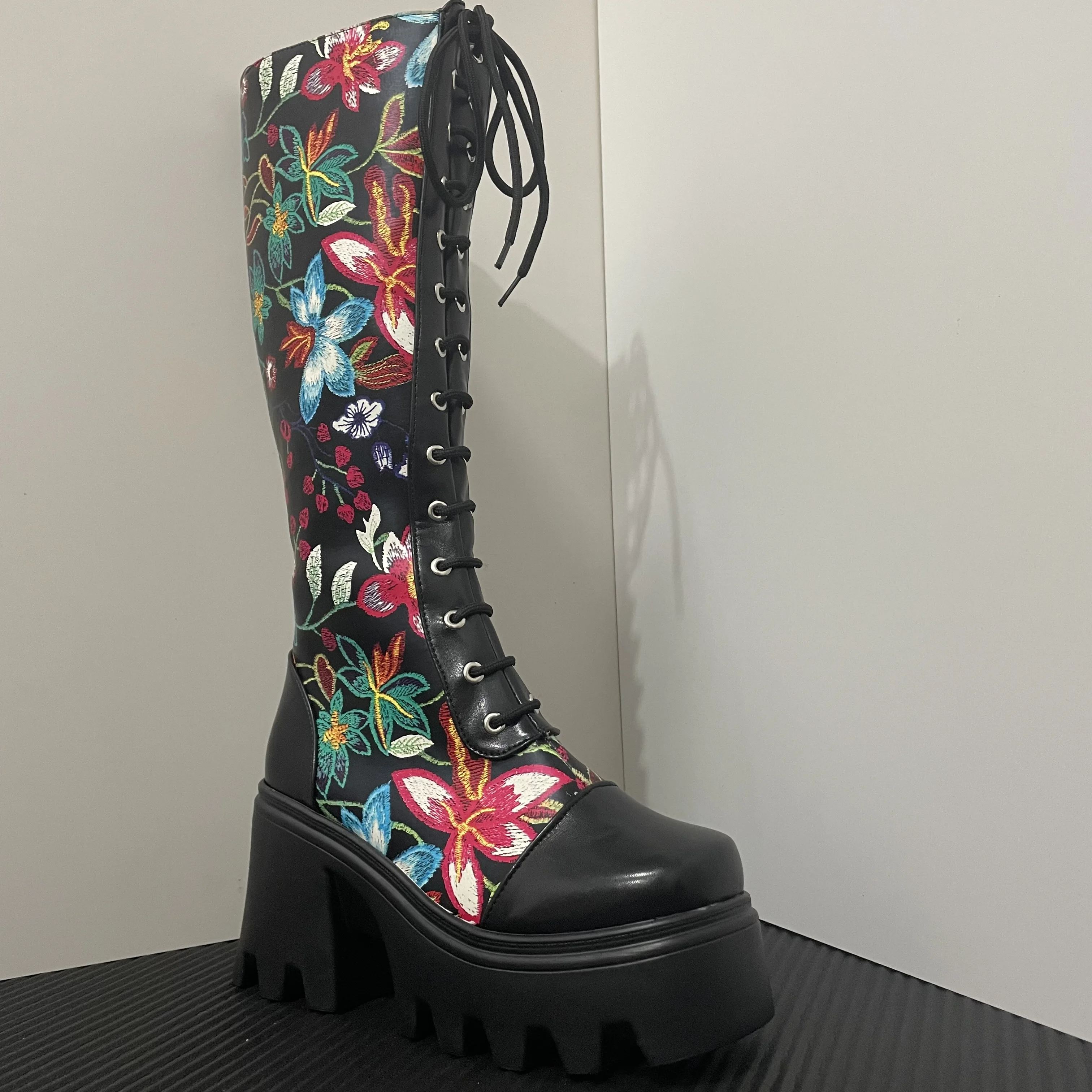 Autumn Winter Floral Pattern Woman Boots High Heels Increase Height and Lengthen Legs Plush Keeps You Warm Size 43 Womens Shoes
Autumn Winter Floral Pattern Woman Boots High Heels Increase Height and Lengthen Legs Plush Keeps You Warm Size 43 Womens Shoes