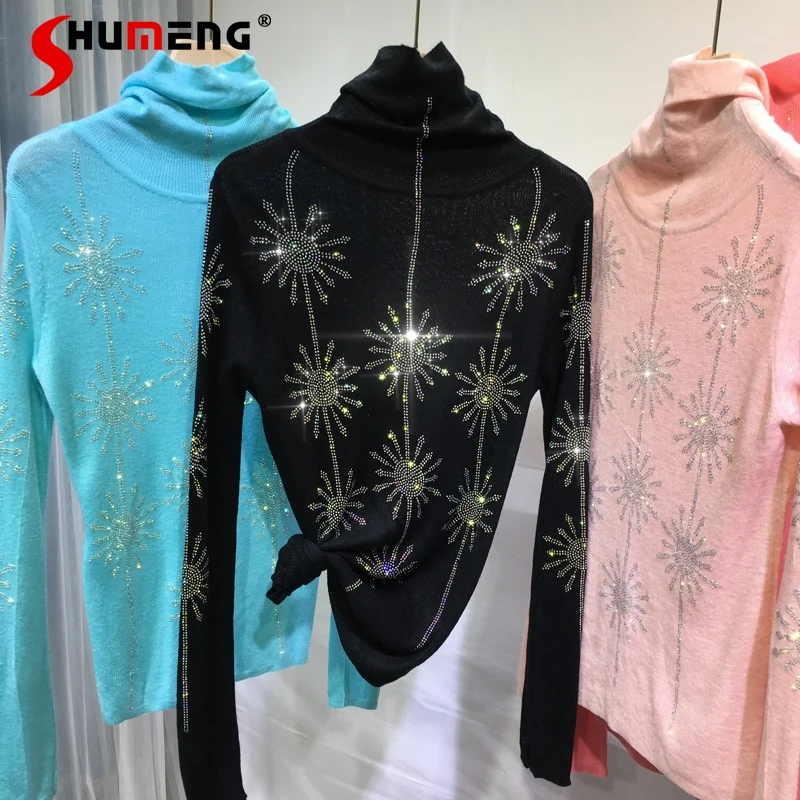 Стройнящие женские черные теплые рубашки с воротником-хомутом и снежинками 
Стройнящие женские черные теплые рубашки с воротником-хомутом и снежинками