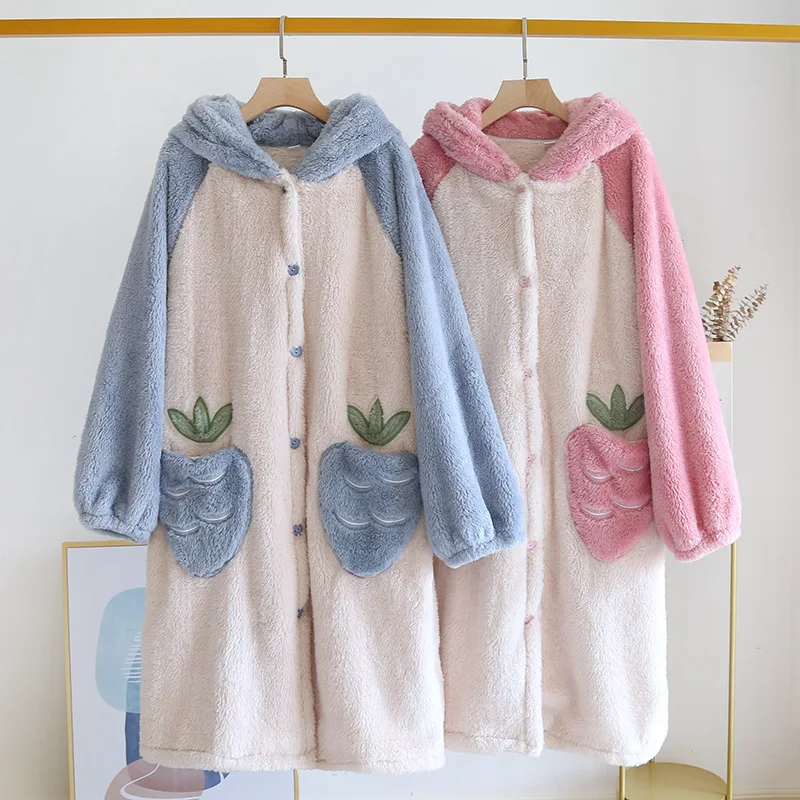 Winter flannel women's robe single breasted pajamas new thick soft large size loose and cute worn outside the home service robe
Winter flannel women's robe single breasted pajamas new thick soft large size loose and cute worn outside the home service robe
