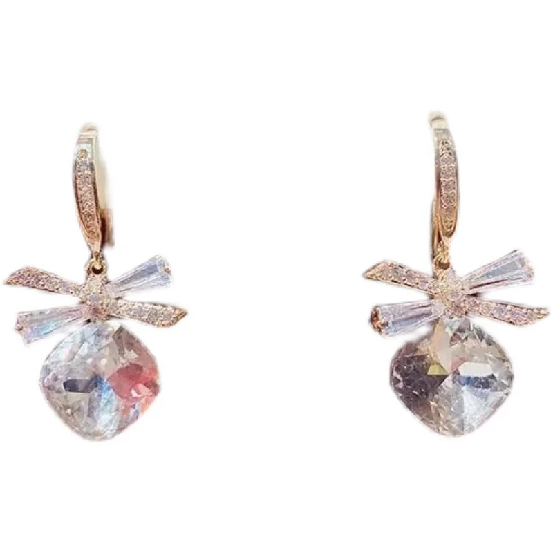 Fashion bow gold ladies earrings party accessory 2021 trend Women jewelry Personality exquisite Hanging Design Jewelry Earrring
Fashion bow gold ladies earrings party accessory 2021 trend Women jewelry Personality exquisite Hanging Design Jewelry Earrring
