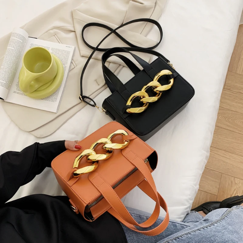 European New Trend PU Leather Women Combo Shoulder Bag Luxury Square Fashion Bag Lady's Big Gold Thick Chain Design Tote Handbag
European New Trend PU Leather Women Combo Shoulder Bag Luxury Square Fashion Bag Lady's Big Gold Thick Chain Design Tote Handbag
