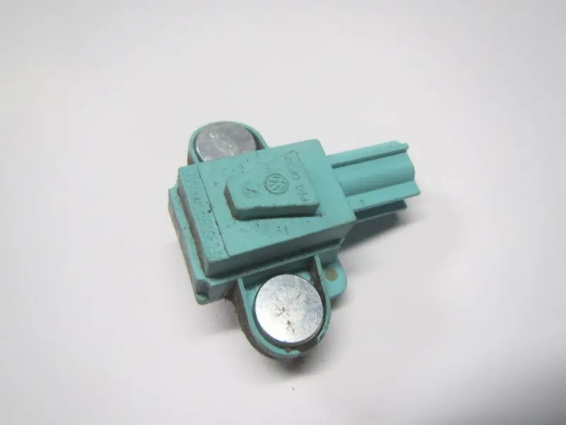 Impact Crash Sensor Volkswagen OEM 4 F0955557B 
Impact Crash Sensor Volkswagen OEM 4 F0955557B