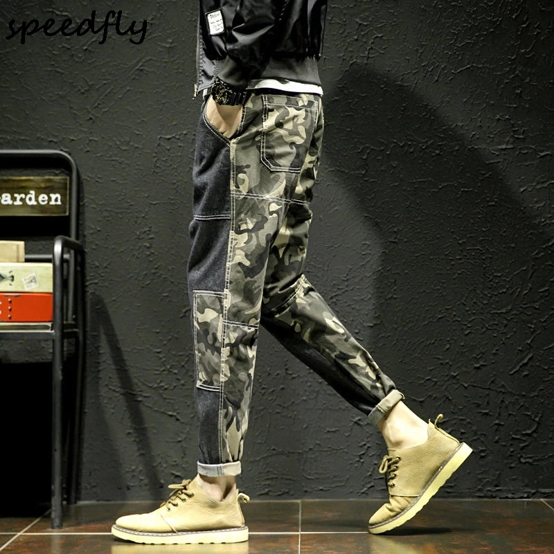 2021 New Pants Men Splicing Jeans Jogger Loose Men Cargo Pants Camouflage Military Streetwear Hip Hop Men Trousers
2021 New Pants Men Splicing Jeans Jogger Loose Men Cargo Pants Camouflage Military Streetwear Hip Hop Men Trousers