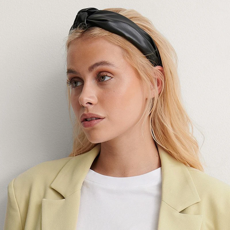 Fashion Headband Women PU Faux Leather Middle Knot Wide Side Hairband Rainbow Headband Girl Hair Band Headwear
Fashion Headband Women PU Faux Leather Middle Knot Wide Side Hairband Rainbow Headband Girl Hair Band Headwear