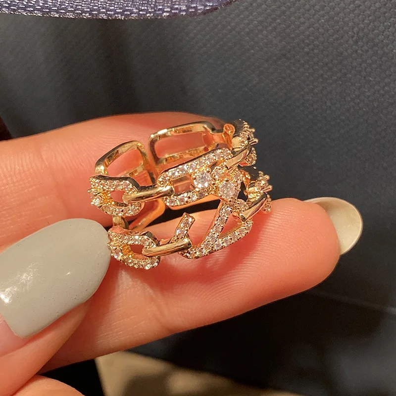 Кольца для женщин с многослойными линиями и инкрустированными бриллиантами цирконами, перекрестные, холодный ветер, открытые и ручные укра...
Кольца для женщин с многослойными линиями и инкрустированными бриллиантами цирконами, перекрестные, холодный ветер, открытые и ручные укра...