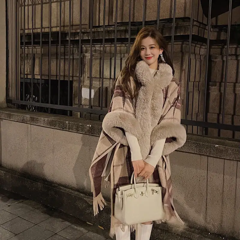 YIZZHOY Autumn Winter New Women Vintage Cardigan Casual Fashion Loose Plaid Shawl Large Fur Collar Cloak Long sleeve Coat
YIZZHOY Autumn Winter New Women Vintage Cardigan Casual Fashion Loose Plaid Shawl Large Fur Collar Cloak Long sleeve Coat