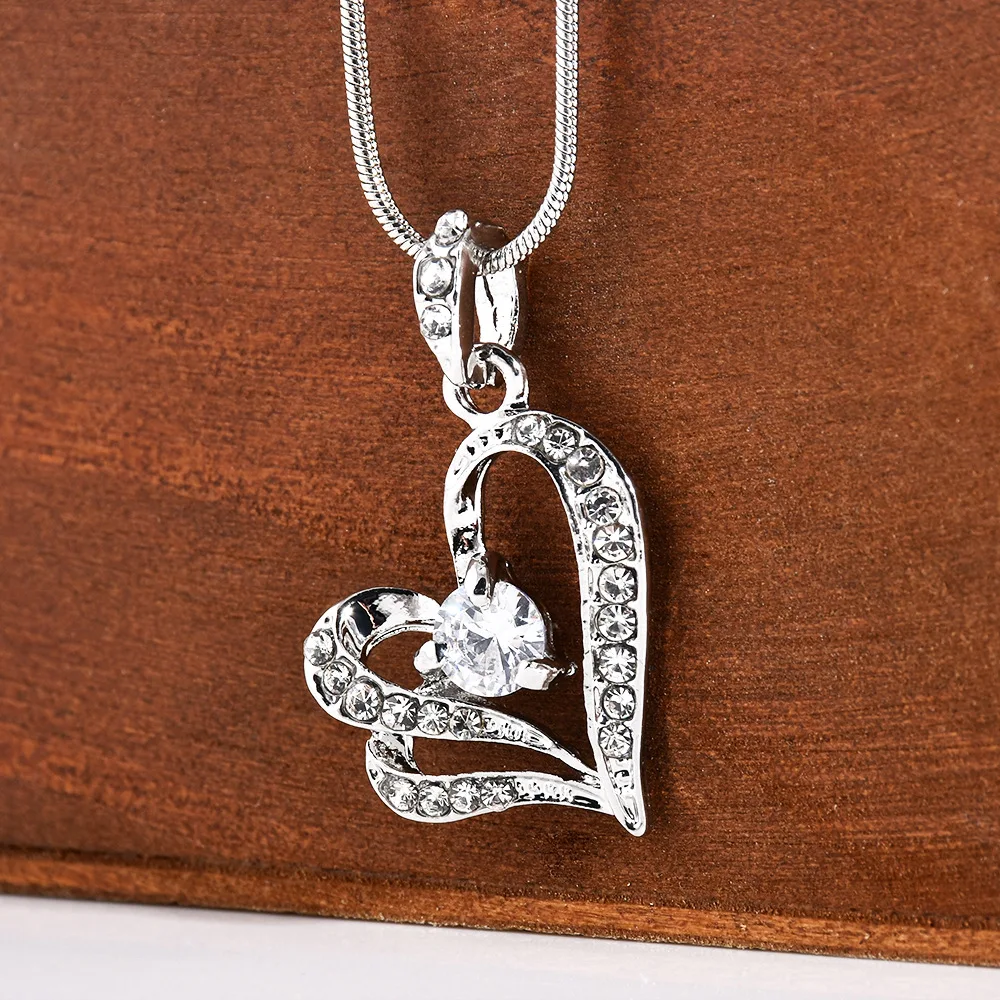 Fashion Charm Women Girl Metal Double Heart Shape Rhinstone Crystal Pendant Chain Necklace Wedding Necklace Gift
Fashion Charm Women Girl Metal Double Heart Shape Rhinstone Crystal Pendant Chain Necklace Wedding Necklace Gift