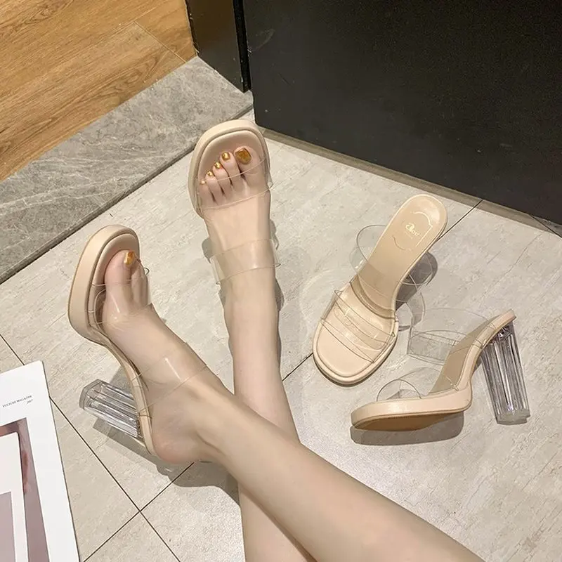 2021 ladies slippers summer new style fashion PVC Jelly Crystal Transparent sexy Open toe sandals square heel
2021 ladies slippers summer new style fashion PVC Jelly Crystal Transparent sexy Open toe sandals square heel