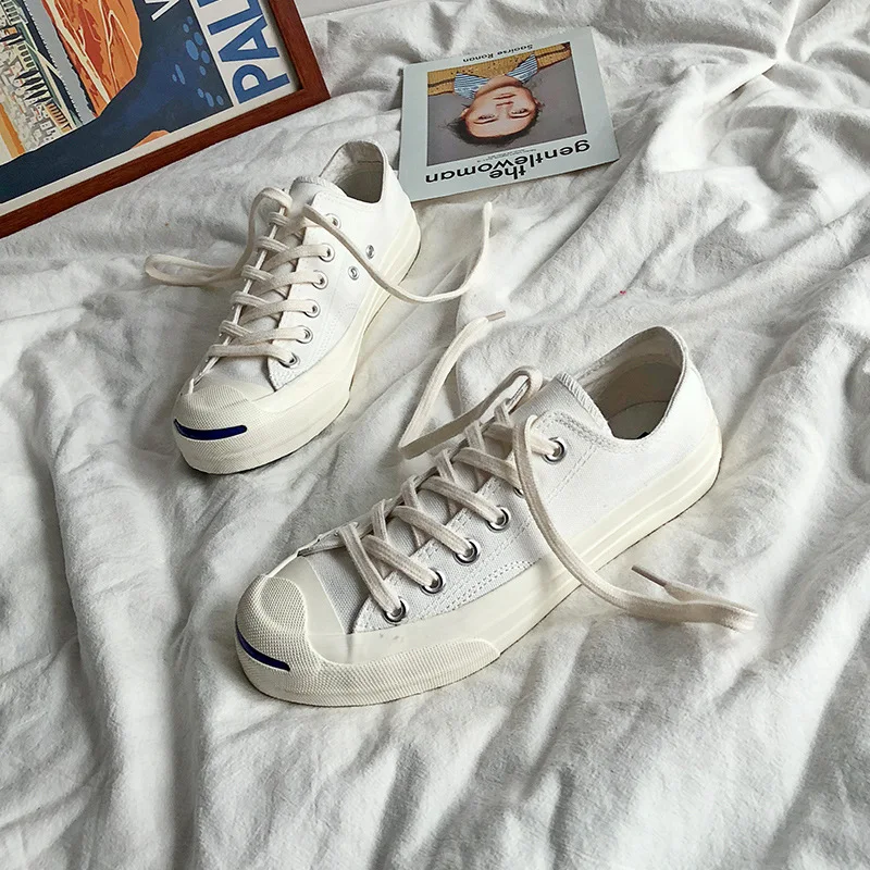 Canvas Shoes Men Sneakers Vulcanized Shoes 5 Colors Casual Shoes Men Harajuku Style boys sneakers classic M6-83
Canvas Shoes Men Sneakers Vulcanized Shoes 5 Colors Casual Shoes Men Harajuku Style boys sneakers classic M6-83