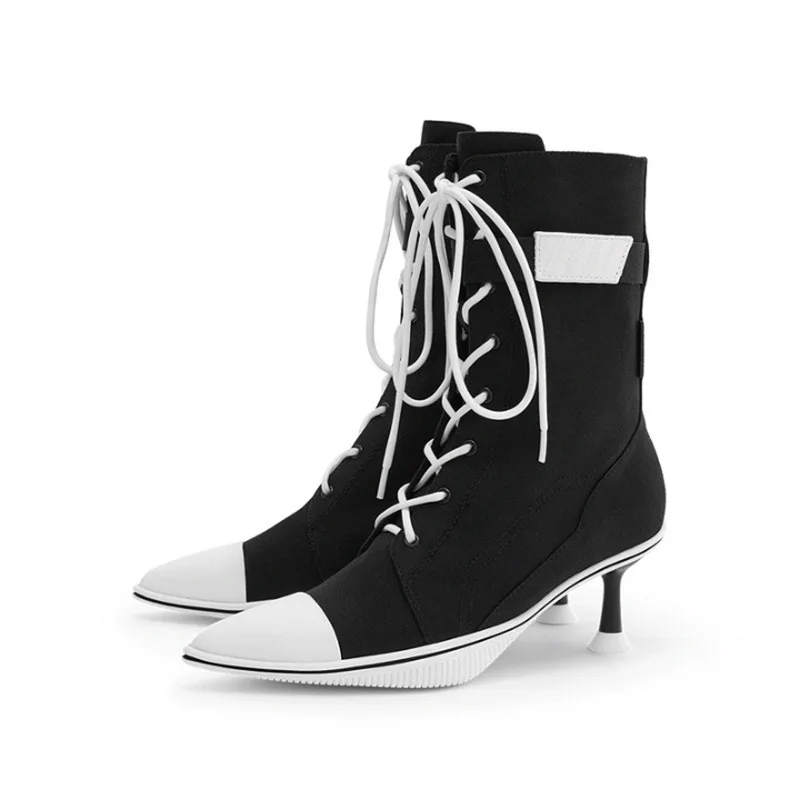 Ботильоны на высоком каблуке, с острым носком
Ботильоны на высоком каблуке, с острым носком