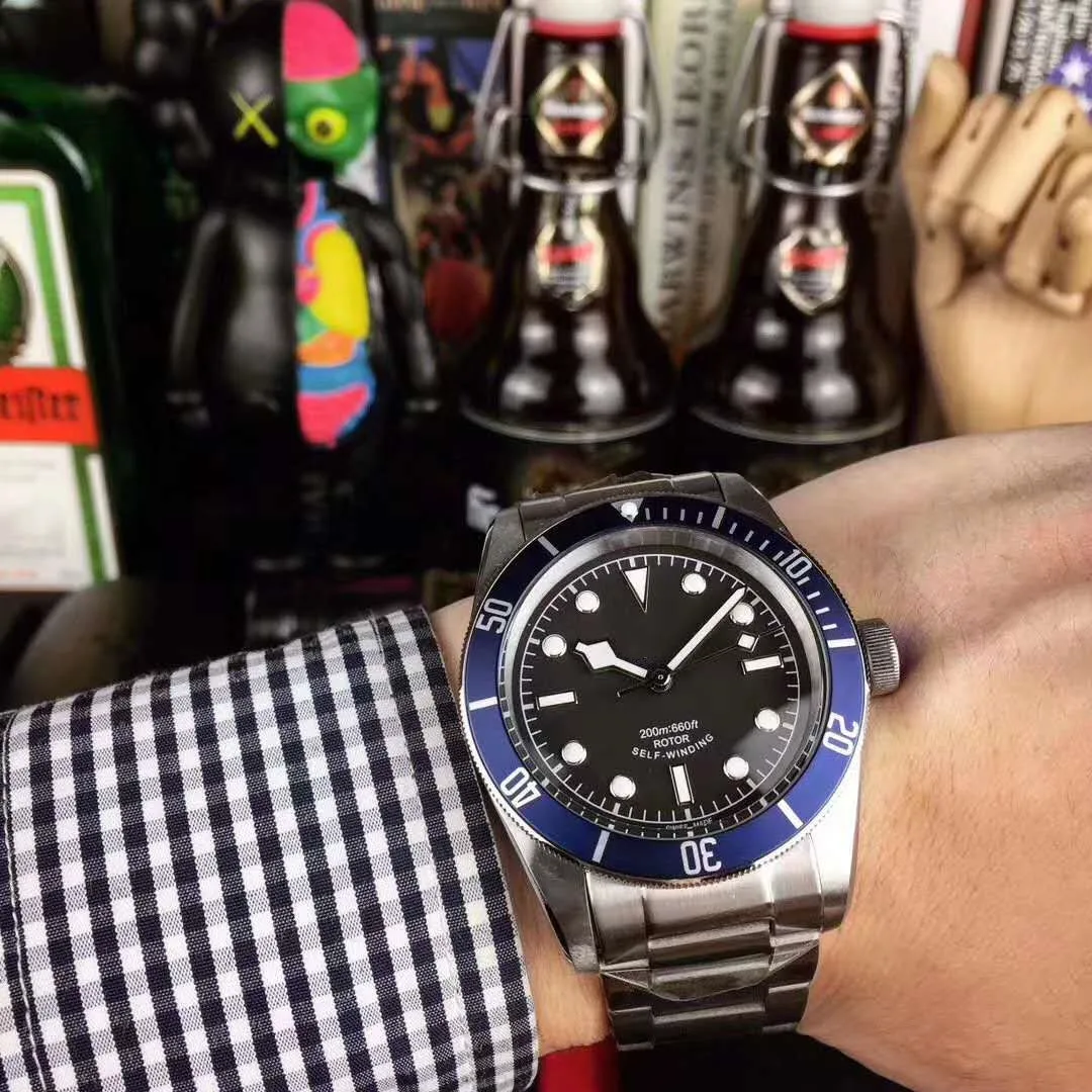 New fashion men's high grade business watch waterproof watch AAA + high quality watch
New fashion men's high grade business watch waterproof watch AAA + high quality watch