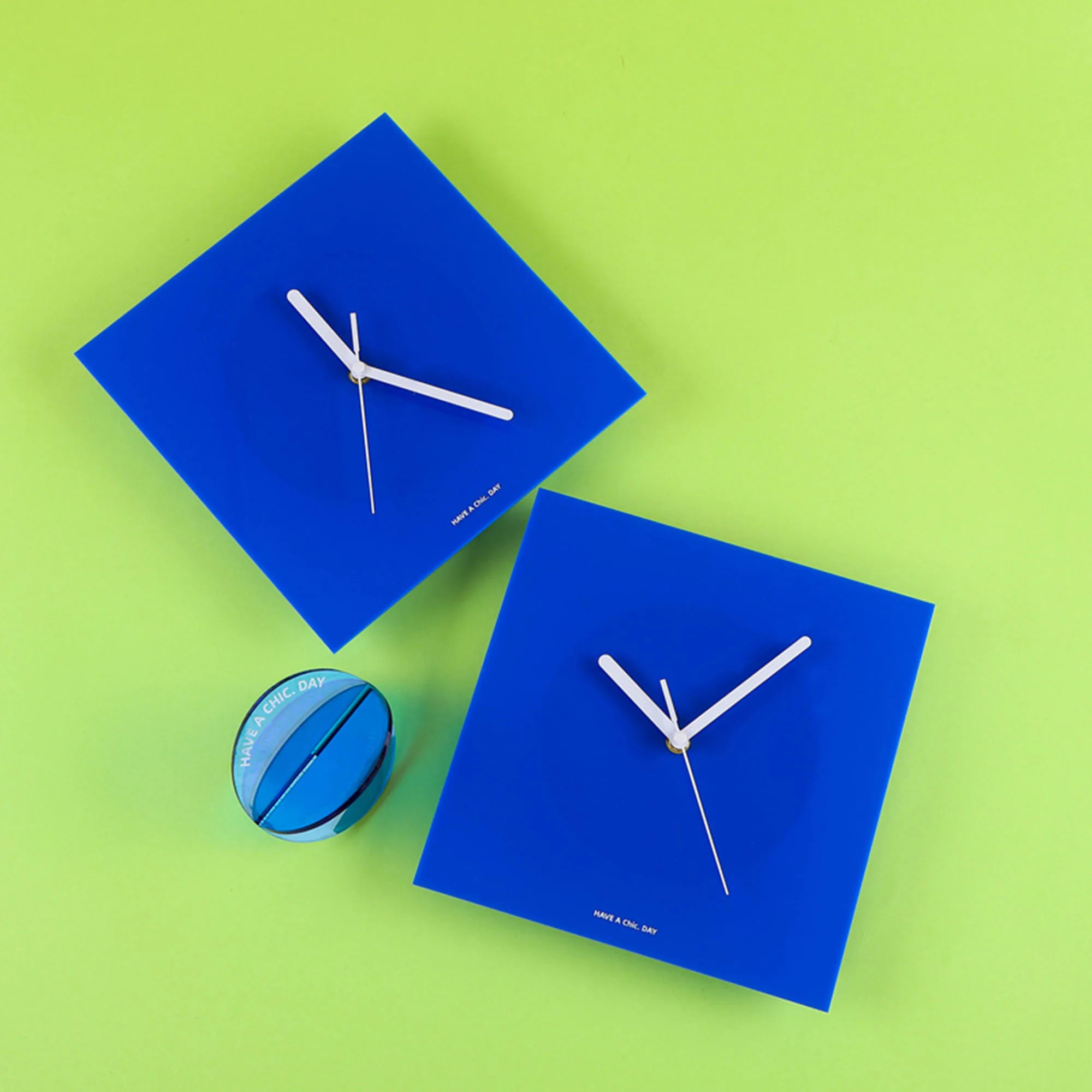 Акриловые настенные часы Klein Blue Nordic Ins Style, простые настольные украшения, современное творчество
Акриловые настенные часы Klein Blue Nordic Ins Style, простые настольные украшения, современное творчество