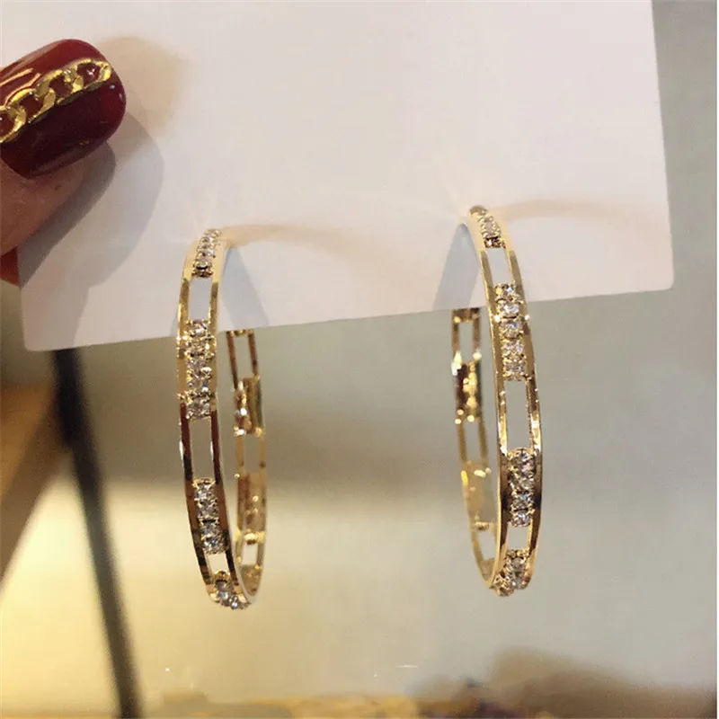 FYUAN Golden Round Crystal Hoop Earrings for Women Bijoux Geometric Rhinestones Earrings Statement Jewelry Party Gifts 
FYUAN Golden Round Crystal Hoop Earrings for Women Bijoux Geometric Rhinestones Earrings Statement Jewelry Party Gifts