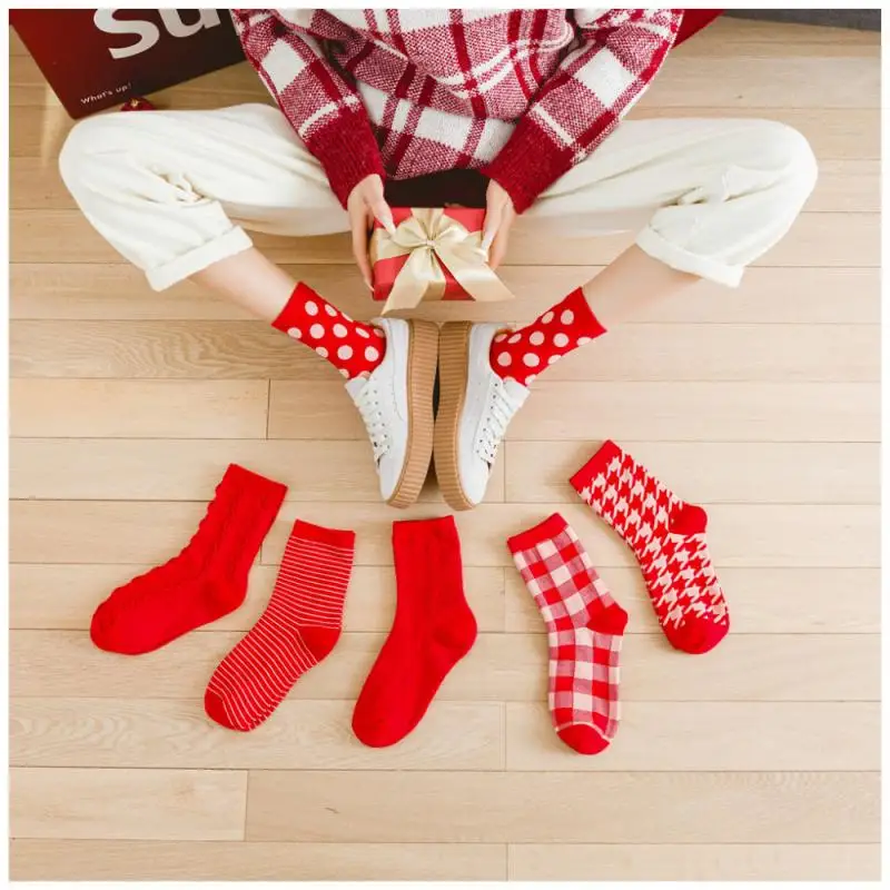 1/6pair Women's Christmas Socks Plaid Striped Socks Autumn Winter Comfortable Harajuku Red Color Retro Medium Tube Socks Ladies
1/6pair Women's Christmas Socks Plaid Striped Socks Autumn Winter Comfortable Harajuku Red Color Retro Medium Tube Socks Ladies