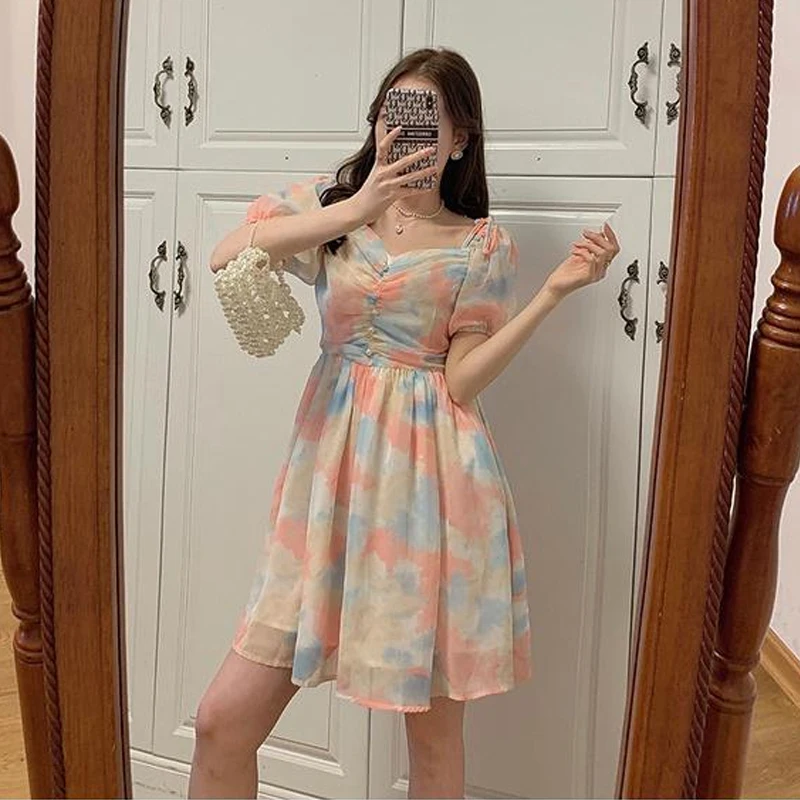 2021 Summer Floral Vintage Dress Women Slim Korean Folds Chic Sweet Dress Female One-piece Retro Evening Princess Beach Dress
2021 Summer Floral Vintage Dress Women Slim Korean Folds Chic Sweet Dress Female One-piece Retro Evening Princess Beach Dress