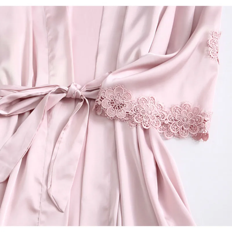 2020 Satin 4PCS Sexy Pajamas Set Lady Lace Trim Pyjama Silky V-neck Appliques Spaghetti Strap Nightgown&Sleepwear Suit Home Wear
2020 Satin 4PCS Sexy Pajamas Set Lady Lace Trim Pyjama Silky V-neck Appliques Spaghetti Strap Nightgown&Sleepwear Suit Home Wear