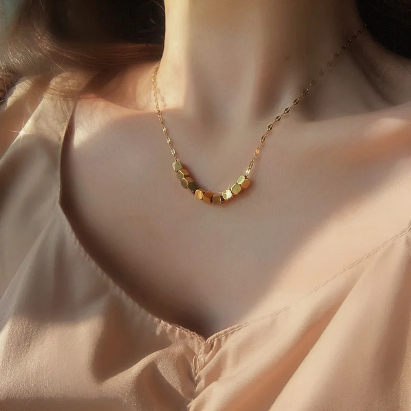 No Fade-out Small Square Fashion Necklace Women INS Collarbone Chain Niche Design Sweater Chain Tide Web Celebrity Neck Accessor 
No Fade-out Small Square Fashion Necklace Women INS Collarbone Chain Niche Design Sweater Chain Tide Web Celebrity Neck Accessor