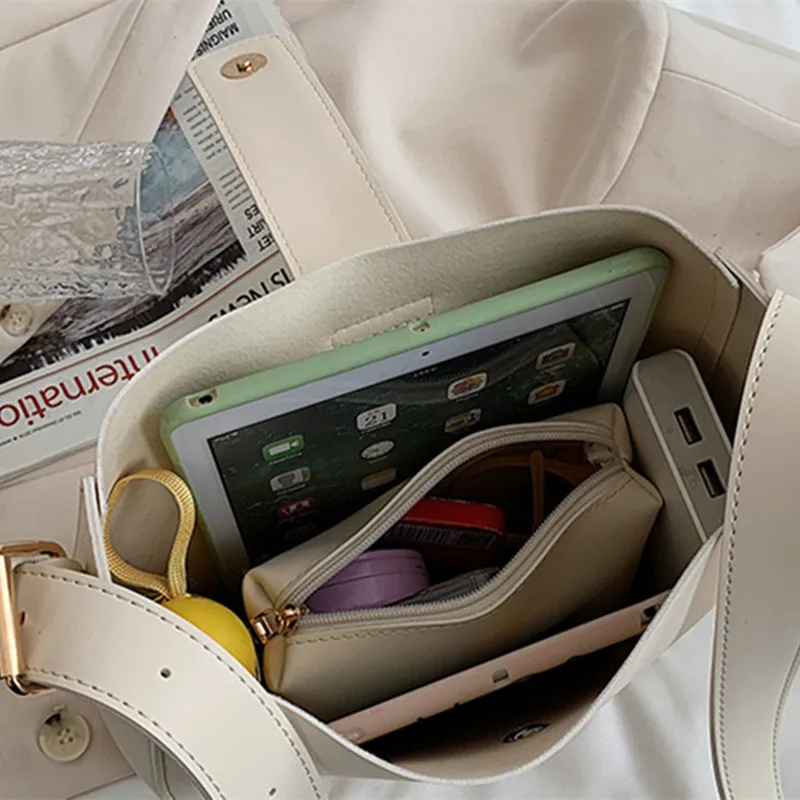 2021 New Fashion Large-capacity Retro Composite Bucket Handbag High Quality Crossbody Shoulder Bag Designer Handbag for Women Cc
2021 New Fashion Large-capacity Retro Composite Bucket Handbag High Quality Crossbody Shoulder Bag Designer Handbag for Women Cc