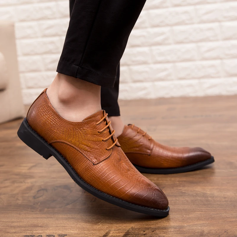 High Quality Trend Light Comfortable Formal Men's Shoes Non-slip Wedding Casual Leather British Style Designer Brand Fashion
High Quality Trend Light Comfortable Formal Men's Shoes Non-slip Wedding Casual Leather British Style Designer Brand Fashion