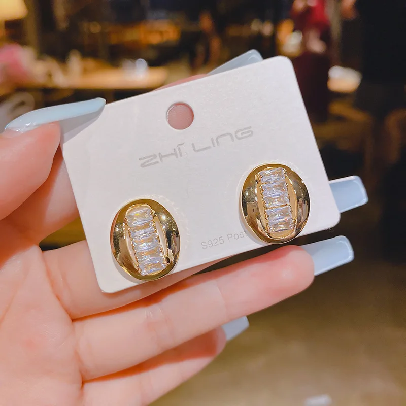 2021 New Simplicity Gold Zircon Geometric Earrings For Woman Korean Fashion Super Flash Jewelry Girl's Daily Wear Earrings Gifts
2021 New Simplicity Gold Zircon Geometric Earrings For Woman Korean Fashion Super Flash Jewelry Girl's Daily Wear Earrings Gifts