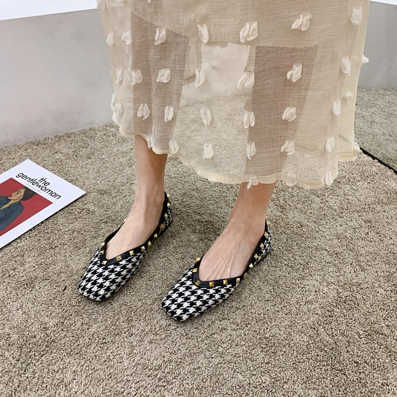 MIYEDA Women Elegant Flat Shoes Microfiber Slip-On Square Toe Personality Cool Rivet Female Spring Summer Shoes
MIYEDA Women Elegant Flat Shoes Microfiber Slip-On Square Toe Personality Cool Rivet Female Spring Summer Shoes