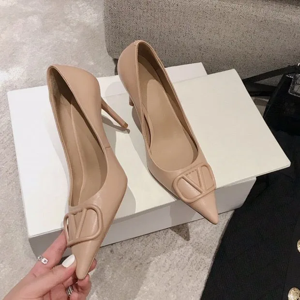 summer new style fashion women pumps black leather buckle pointy toe stiletto stripper High heels shoes
summer new style fashion women pumps black leather buckle pointy toe stiletto stripper High heels shoes