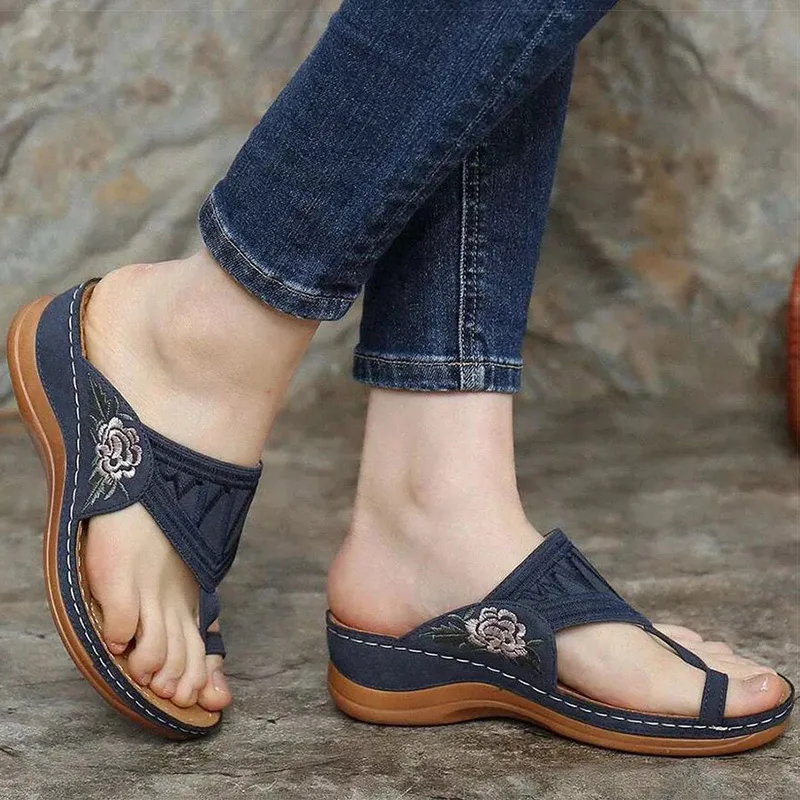 Women Slippers 2021 New Summer Shoes For Women Flip Flops Embroidered Wedges Heels Sandals Summer Slides Female Pantuflas
Women Slippers 2021 New Summer Shoes For Women Flip Flops Embroidered Wedges Heels Sandals Summer Slides Female Pantuflas