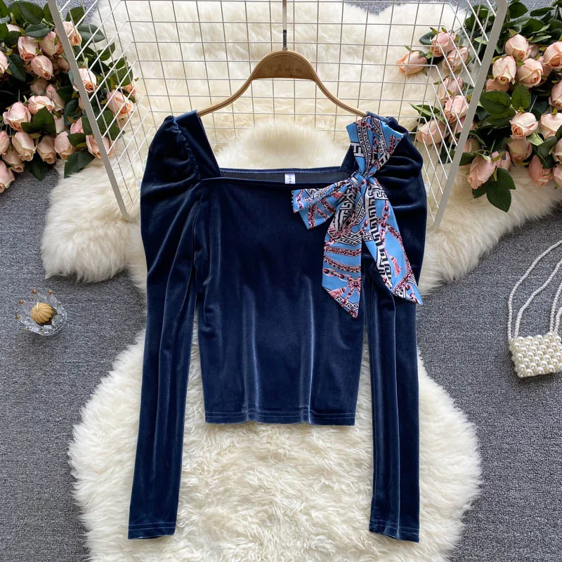 Новинка осени 2021, Элегантная блузка, женская короткая бархатная футболка с квадратным воротником, модель DF567
Новинка осени 2021, Элегантная блузка, женская короткая бархатная футболка с квадратным воротником, модель DF567