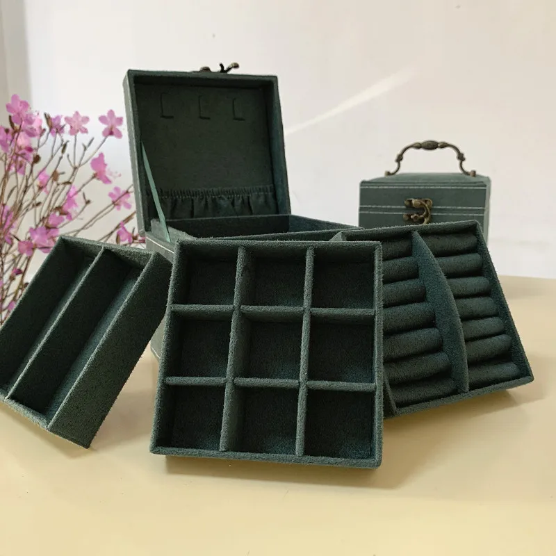 Protable velvet Carry Storage Box metal handle Ring Holder Flannel Multi-function Jewelry Display 3 inner plates jewelry casket
Protable velvet Carry Storage Box metal handle Ring Holder Flannel Multi-function Jewelry Display 3 inner plates jewelry casket