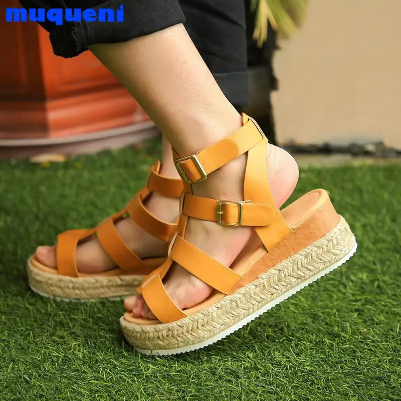 2020 new summer women's sandals rhinestone buckle thick with square head with heel size buckle fashion women shoes
2020 new summer women's sandals rhinestone buckle thick with square head with heel size buckle fashion women shoes