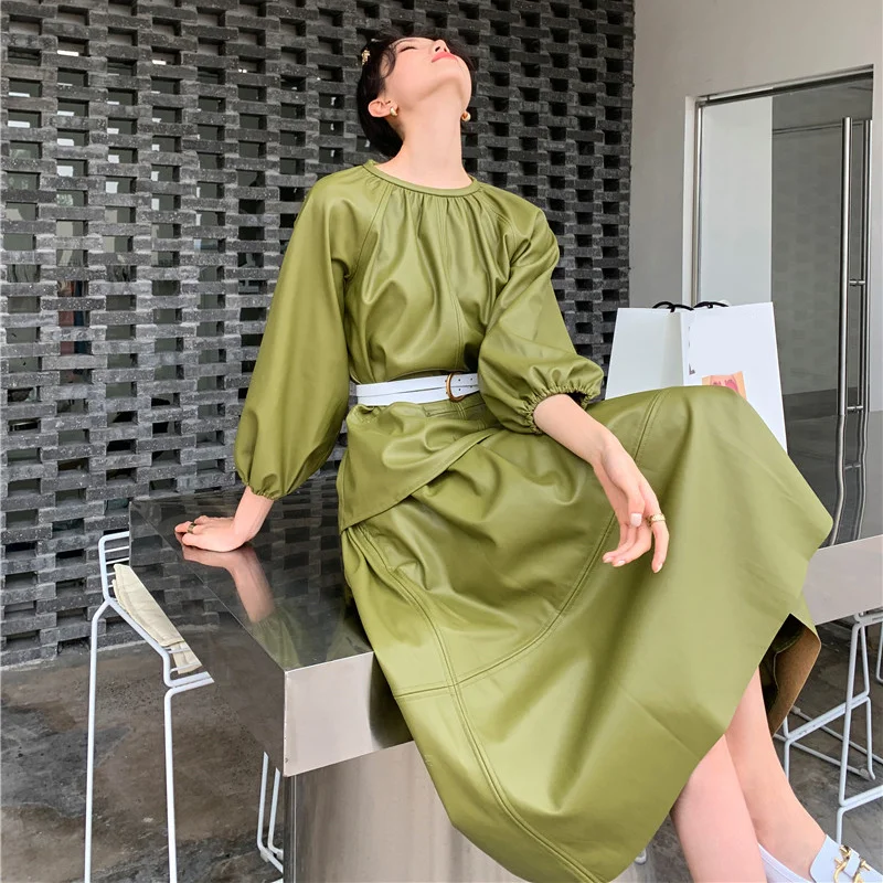 LANMREM 2021 Spring O-neck Flare Waist Fashion Puff Sleeve Pu-leather Coat A-line Mid-calf Skirt For Women Fashion Tide 2A1820
LANMREM 2021 Spring O-neck Flare Waist Fashion Puff Sleeve Pu-leather Coat A-line Mid-calf Skirt For Women Fashion Tide 2A1820