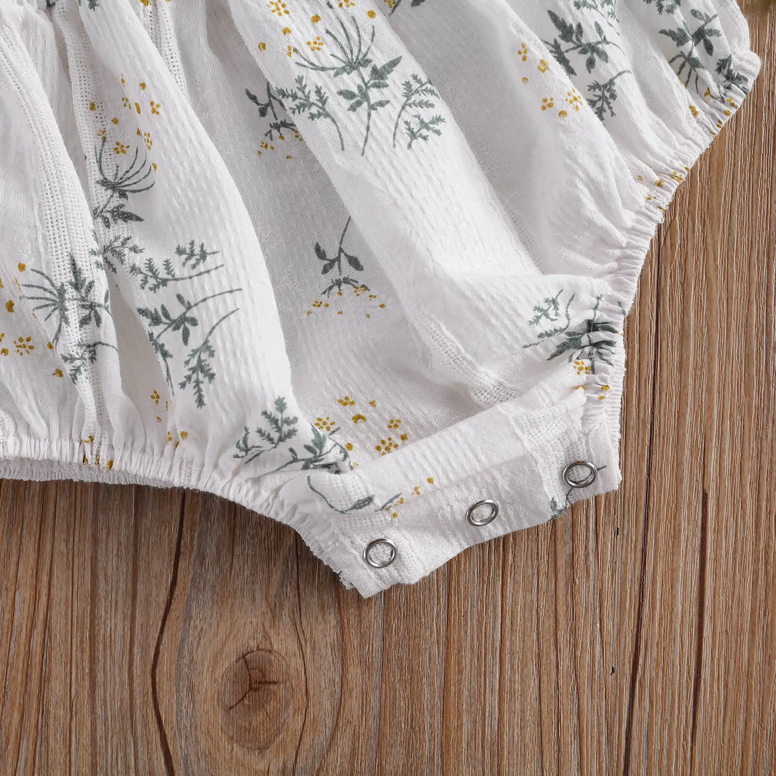 0-18M Cute Infant Baby Girl Floral Romper Summer New Straps Bandage Floral Print Pleated Playsuit+Headband 2pcs Outfits
0-18M Cute Infant Baby Girl Floral Romper Summer New Straps Bandage Floral Print Pleated Playsuit+Headband 2pcs Outfits