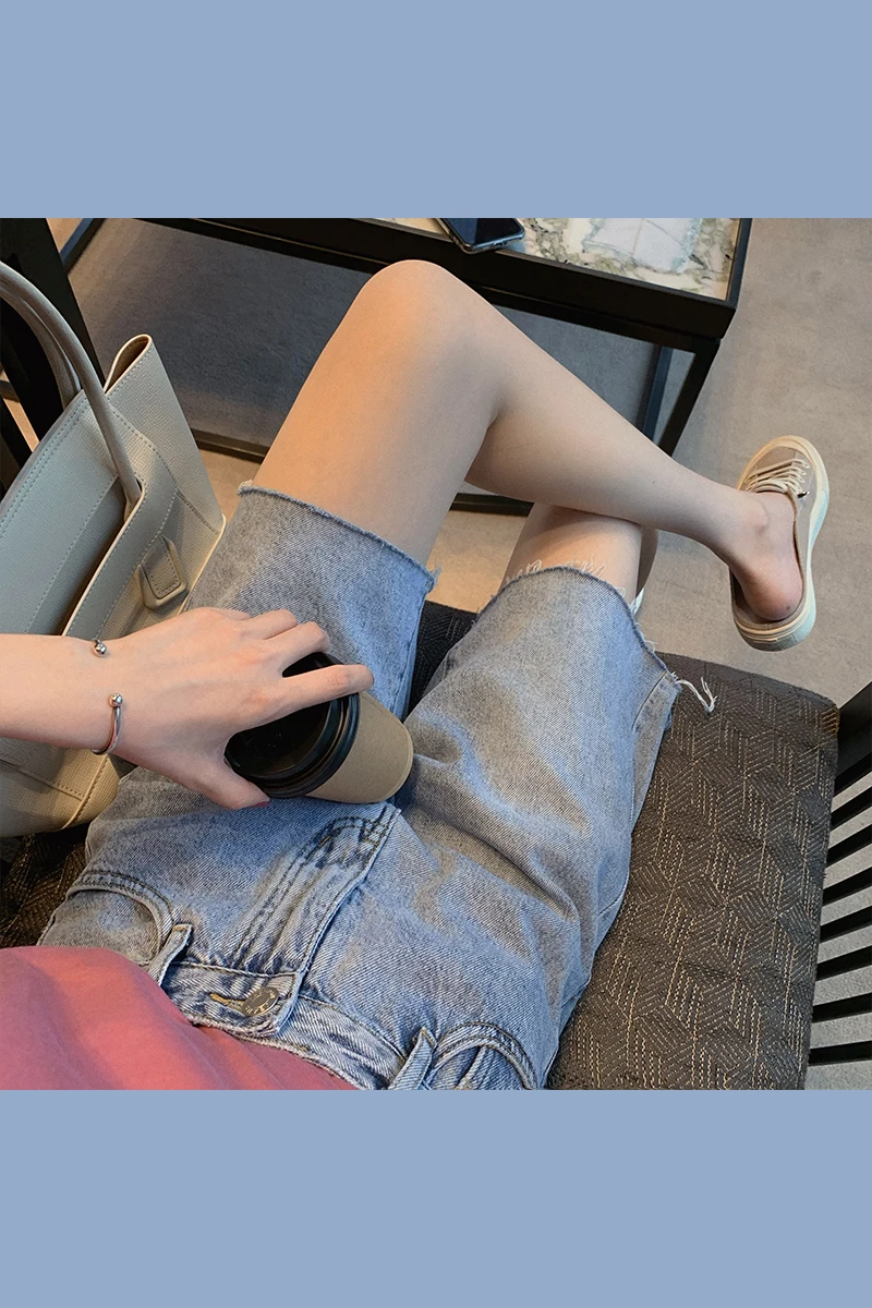 high waist jeans shorts female straight canister loose white pants in the summer wide-legged pants
high waist jeans shorts female straight canister loose white pants in the summer wide-legged pants