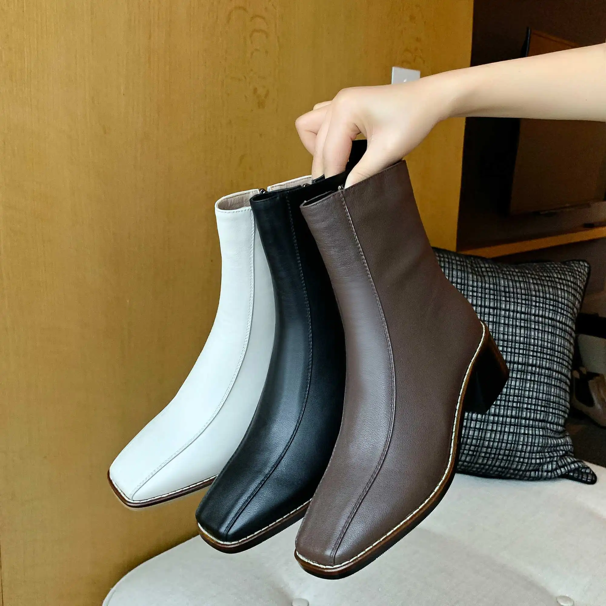 Vichelo Hot Chelsea boots genuine leather classic colors square toe thick high heel zip noble office lady dating ankle boots L28
Vichelo Hot Chelsea boots genuine leather classic colors square toe thick high heel zip noble office lady dating ankle boots L28
