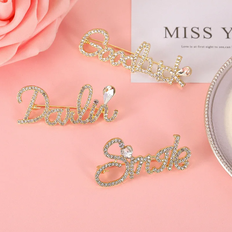 English Letter Brooch Creative Design New Rhinestone Intellectual Clothes Accessories Crystal Brooch Custom Wholesale
English Letter Brooch Creative Design New Rhinestone Intellectual Clothes Accessories Crystal Brooch Custom Wholesale