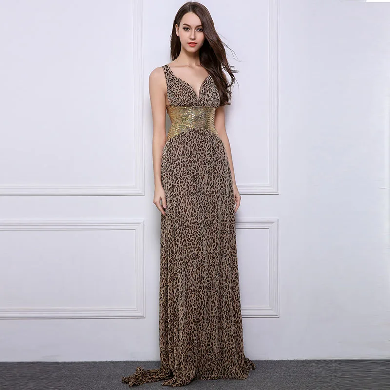 Женское леопардовое длинное платье на бретелях-спагетти с блестками и высокой талией
Женское леопардовое длинное платье на бретелях-спагетти с блестками и высокой талией