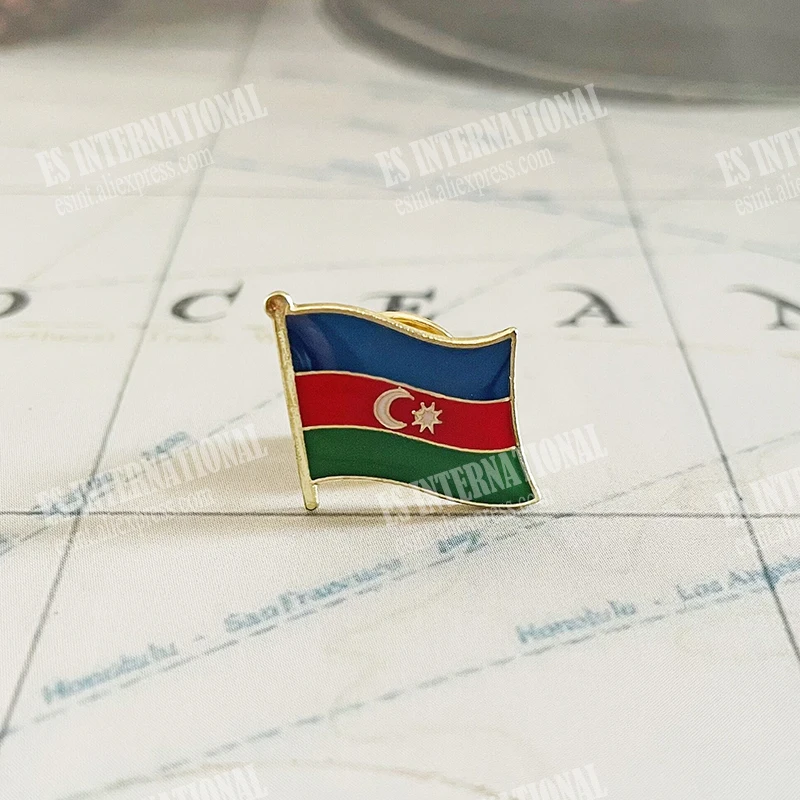 Эпоксидная брошь с флагом Азербайджана 
Эпоксидная брошь с флагом Азербайджана