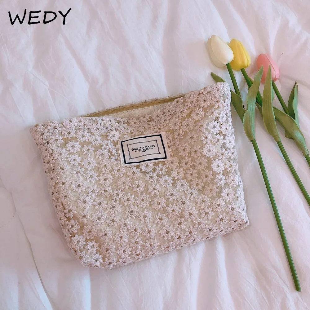 Women Lace Embroidery Cosmetic Bag Jacquard Fabric Makeup Bag Organizer Necesserie Toiletry Bag Floral Cosmetic Pouch Beauty Box
Women Lace Embroidery Cosmetic Bag Jacquard Fabric Makeup Bag Organizer Necesserie Toiletry Bag Floral Cosmetic Pouch Beauty Box