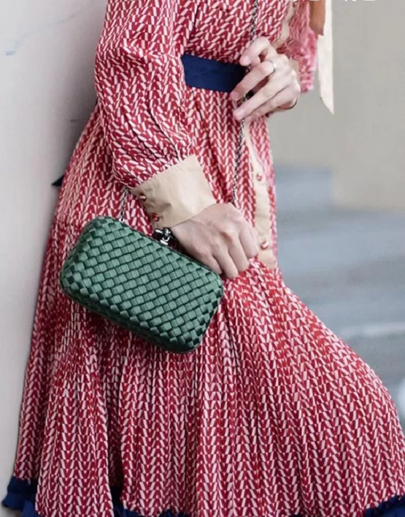 Handmade Weave Clutches Evening Bag Knitting Satin Chain Handbag Lady Shoulder Crossbody Bag Bride Wedding Purses And Handbags
Handmade Weave Clutches Evening Bag Knitting Satin Chain Handbag Lady Shoulder Crossbody Bag Bride Wedding Purses And Handbags